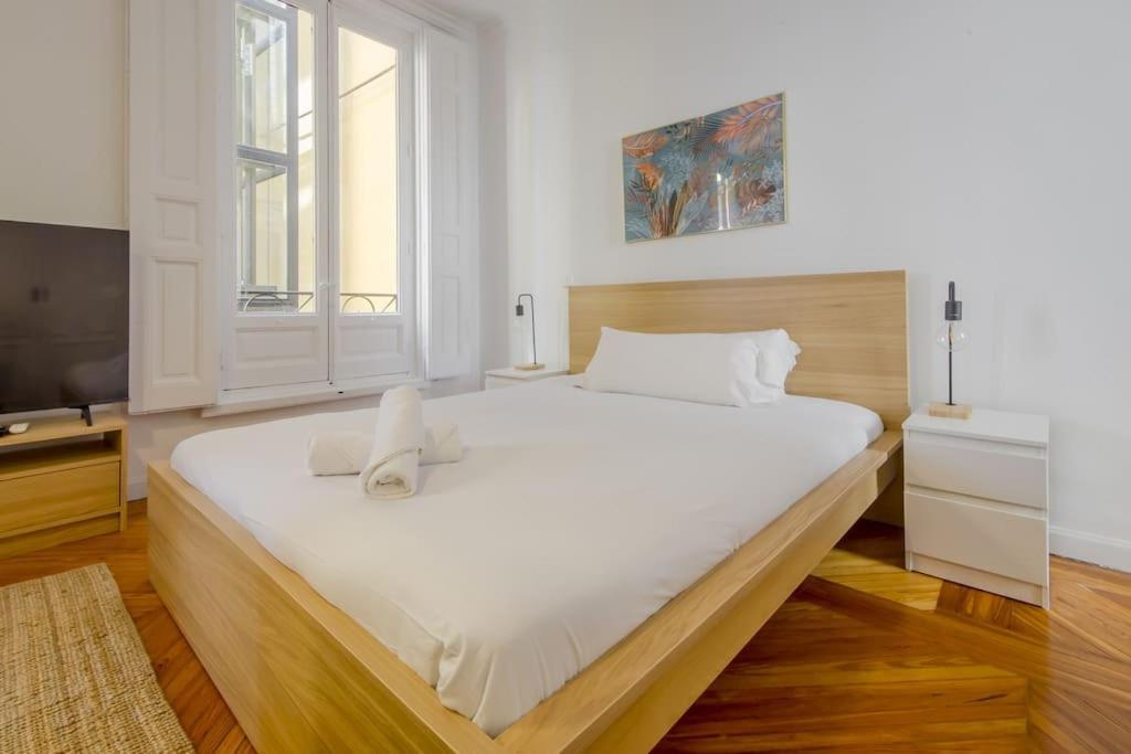 Petite E Chic Loft Para 3 En El Corazon De Madrid Luaran gambar