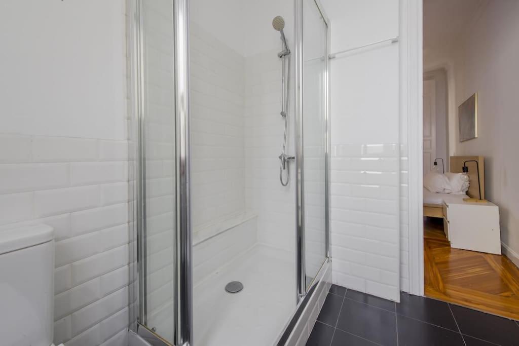 Petite E Chic Loft Para 3 En El Corazon De Madrid Luaran gambar