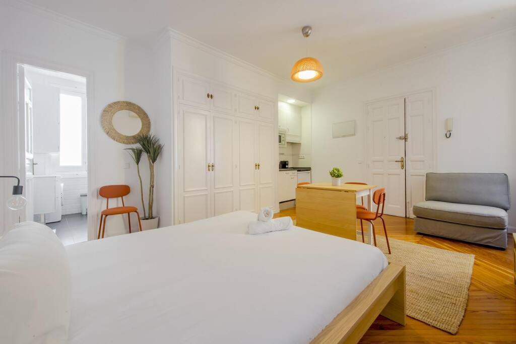 Petite E Chic Loft Para 3 En El Corazon De Madrid Luaran gambar