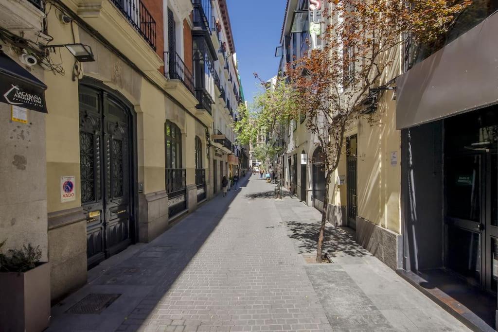 Petite E Chic Loft Para 3 En El Corazon De Madrid Luaran gambar
