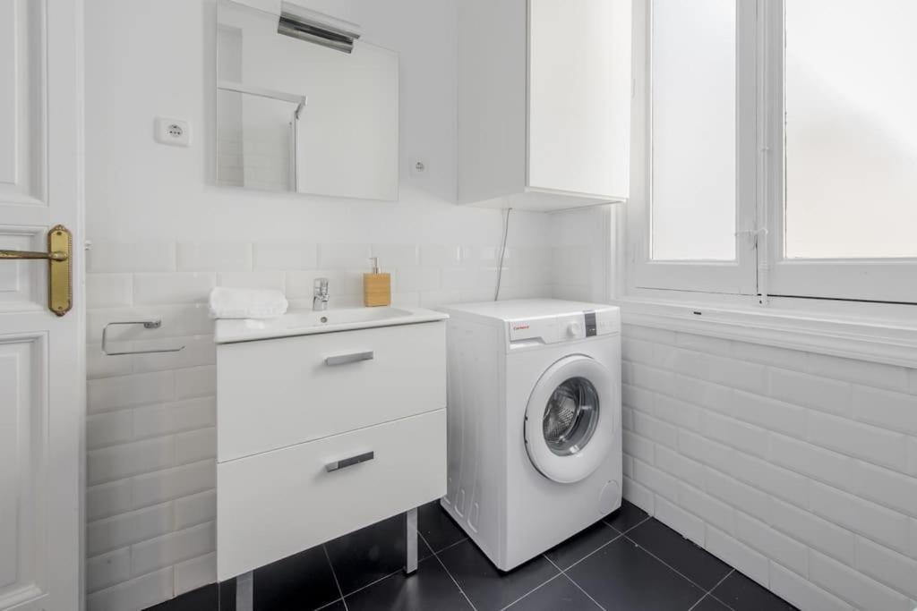 Petite E Chic Loft Para 3 En El Corazon De Madrid Luaran gambar