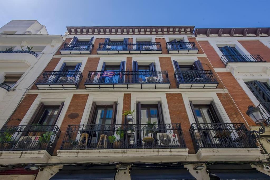 Petite E Chic Loft Para 3 En El Corazon De Madrid Luaran gambar